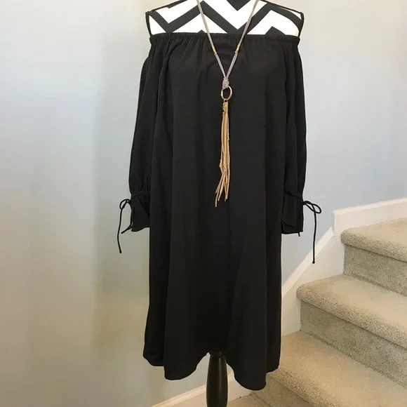 LOFT Off the Shoulder Dress - Picture 2 of 6